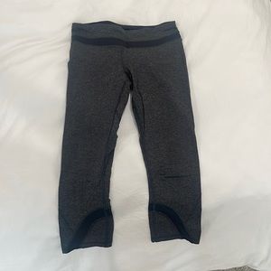 Lululemon size 6 cropped leggings